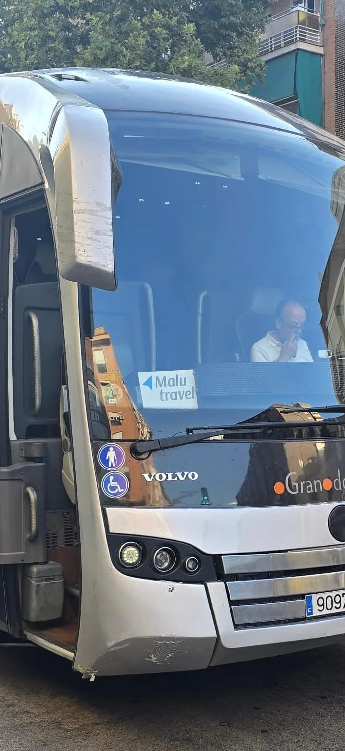 Autobus Malu Travel na putovanju